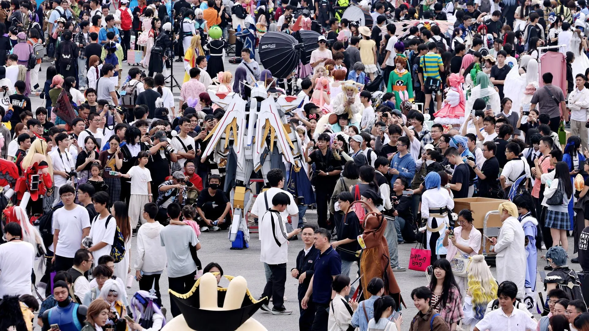 上海动漫嘉年华展会现场——里番动漫本地动漫展览